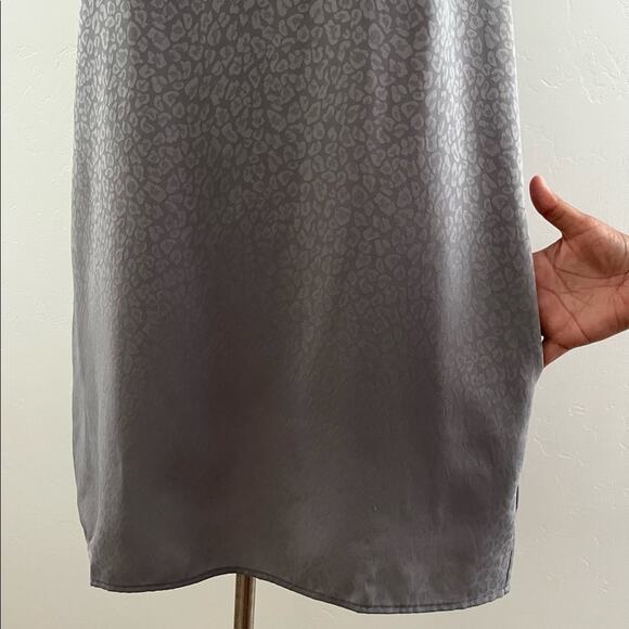 NEW Silence + Noise Animal Print Mini Shift Dress Pockets Metallic Gray Large - Picture 6 of 11